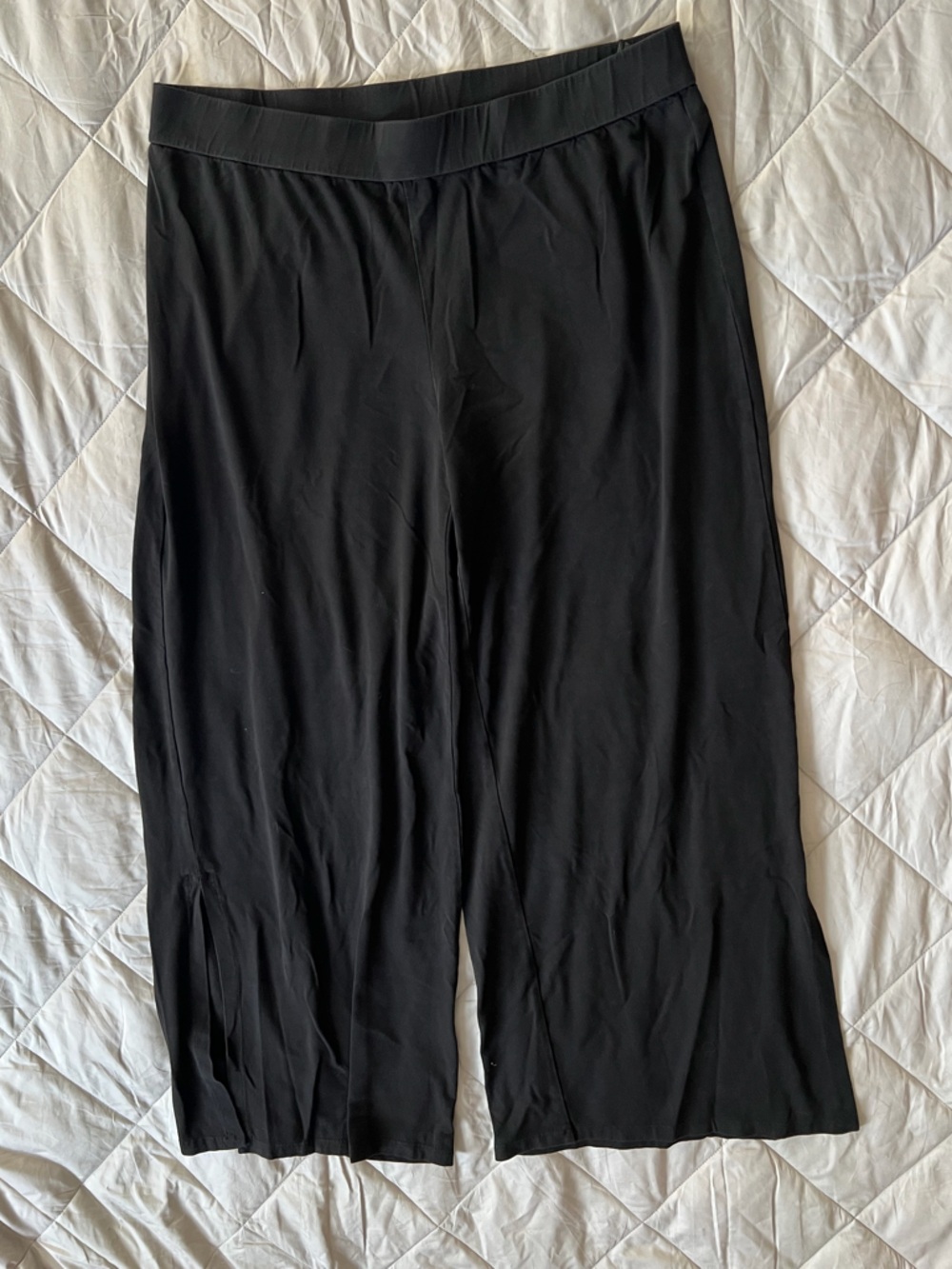 Eileen Fisher Women’s Black Wide Leg Pull-On Cropped Pants with side leg slits